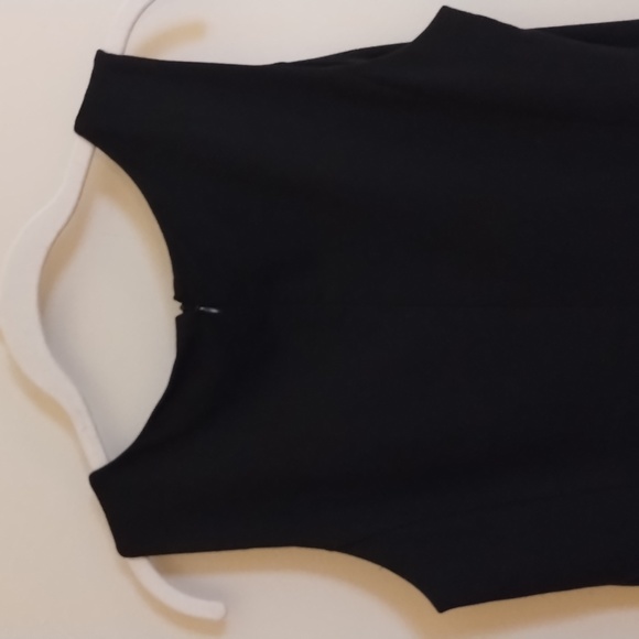 TALBOTS "LITTLE BLACK DRESS" SLEEVELESS, SLIGHT SCOOP NECK,SZ 6P, EUC - Picture 8 of 10